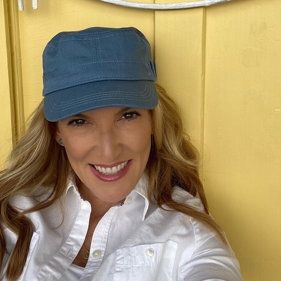 Meet your Posher, Leanne - Picture 2 of 4